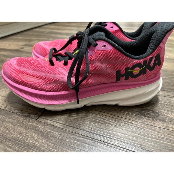 Hoka Clifton 9 Women’s Running Shoes | Size 9.5B | Raspberry Strawberry Pink EUC - Picture 3 of 10